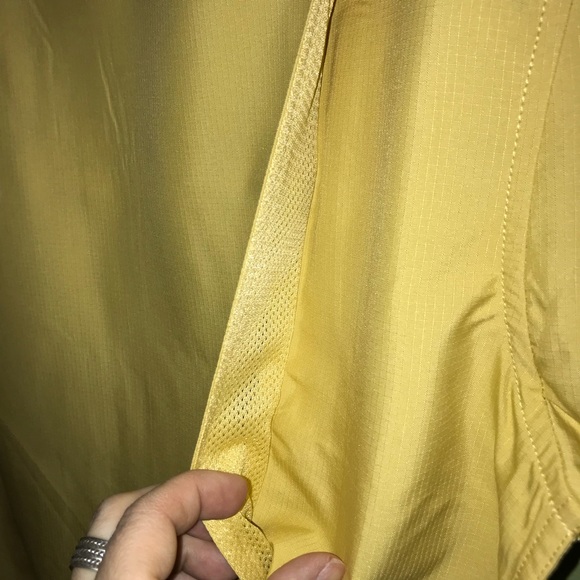 New Men's CoolPlus Action Short Sleeve Shirt, Med. - Picture 7 of 8